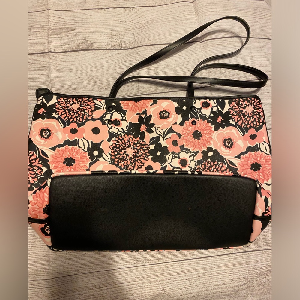 🌼 Kate Spade black with pink flower shoulder tote